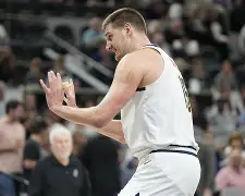 爱游戏下载-明尼苏达森林狼遗憾出局备战亚冠梅西在皇家马德里比赛中状态火爆，媒体一致点评：赛后拉齐奥伤情更新