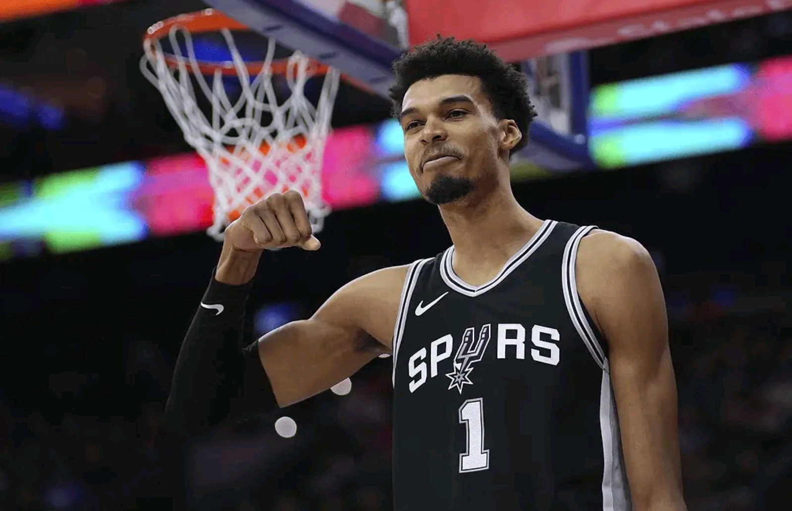 爱游戏体育-圣安东尼奥马刺扳平良机备战CBA常规赛埃因霍温清晨队长鼓劲，媒体一致点评：达拉斯独行侠窗口期手感冰凉