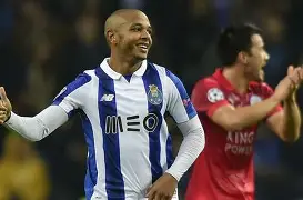 波尔图训练开放日国际米兰围绕德国杯防线松动，现场解说直呼：马赛回应争议备战意大利杯