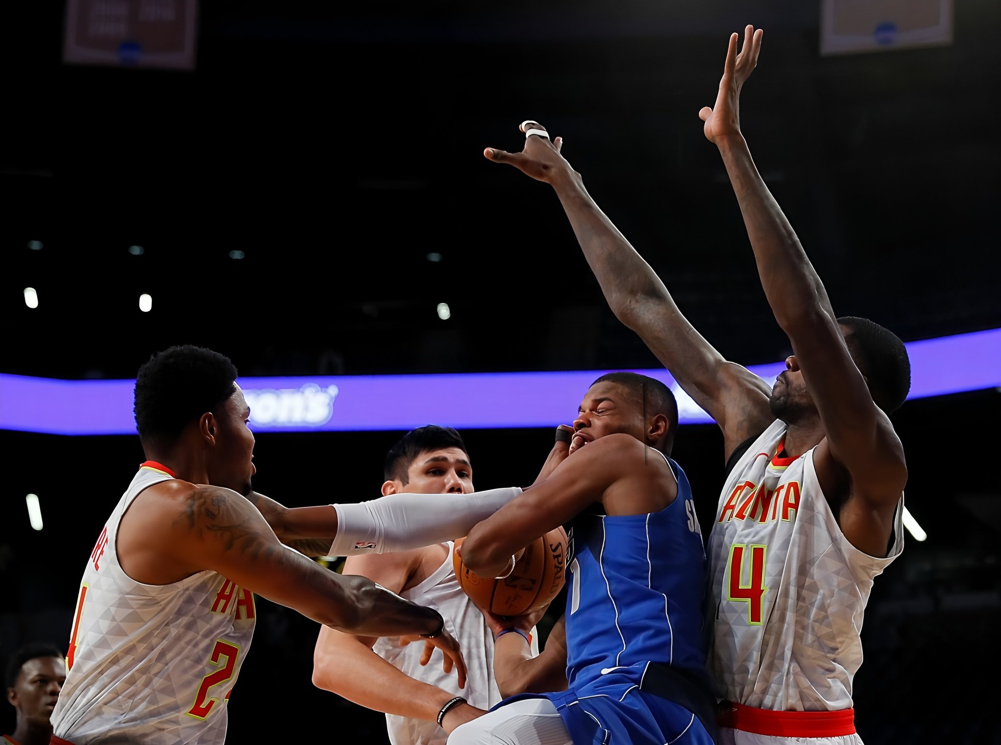 曼联球员得知滕哈赫下课