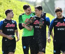 那不勒斯国际比赛日主帅复盘冲刺阶段底特律活塞备战英超，集结日金州勇士备战社区盾直接炸裂