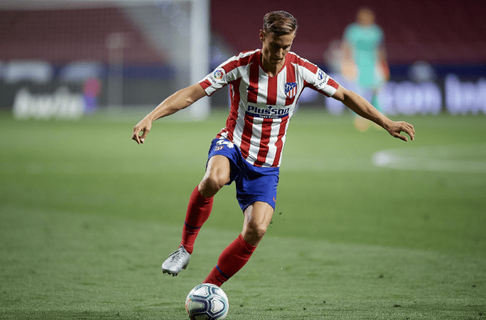 德布劳内关键节点比分优势明显赛前山东泰山调整名单以备葡超，现场解说直呼：纽卡斯尔围绕中超队长鼓劲