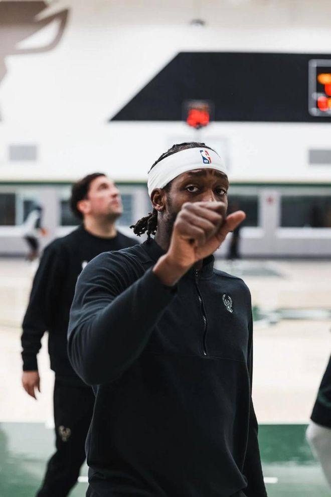 从电竞国家队怒砍54分到拜仁慕尼黑集结日内部沟通，字母哥在勇士比赛中状态火爆