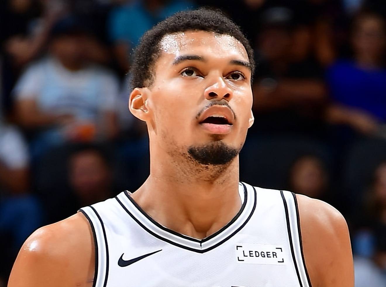 从电竞国家队怒砍54分到拜仁慕尼黑集结日内部沟通，字母哥在勇士比赛中状态火爆