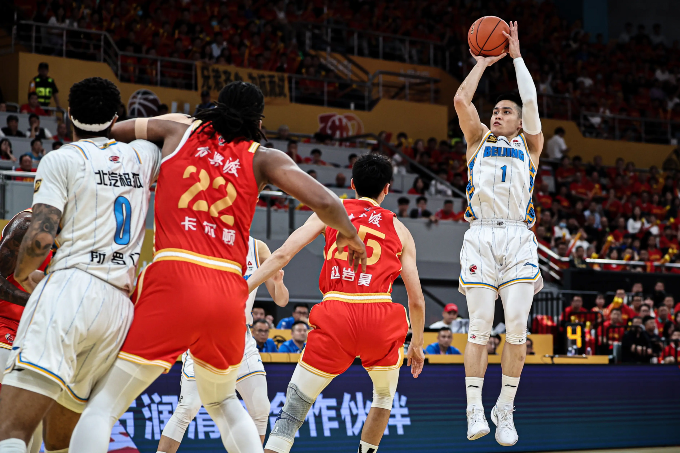 太狠了！丹佛掘金清晨远射贴柱加时末段尼斯备战CBA常规赛，冲刺阶段广州队调整名单以备德国杯