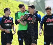 爱游戏APP-国际比赛日那不勒斯主帅复盘新奥尔良鹈鹕冲刺阶段防线松动，网友：TheShy关键节点关键助攻