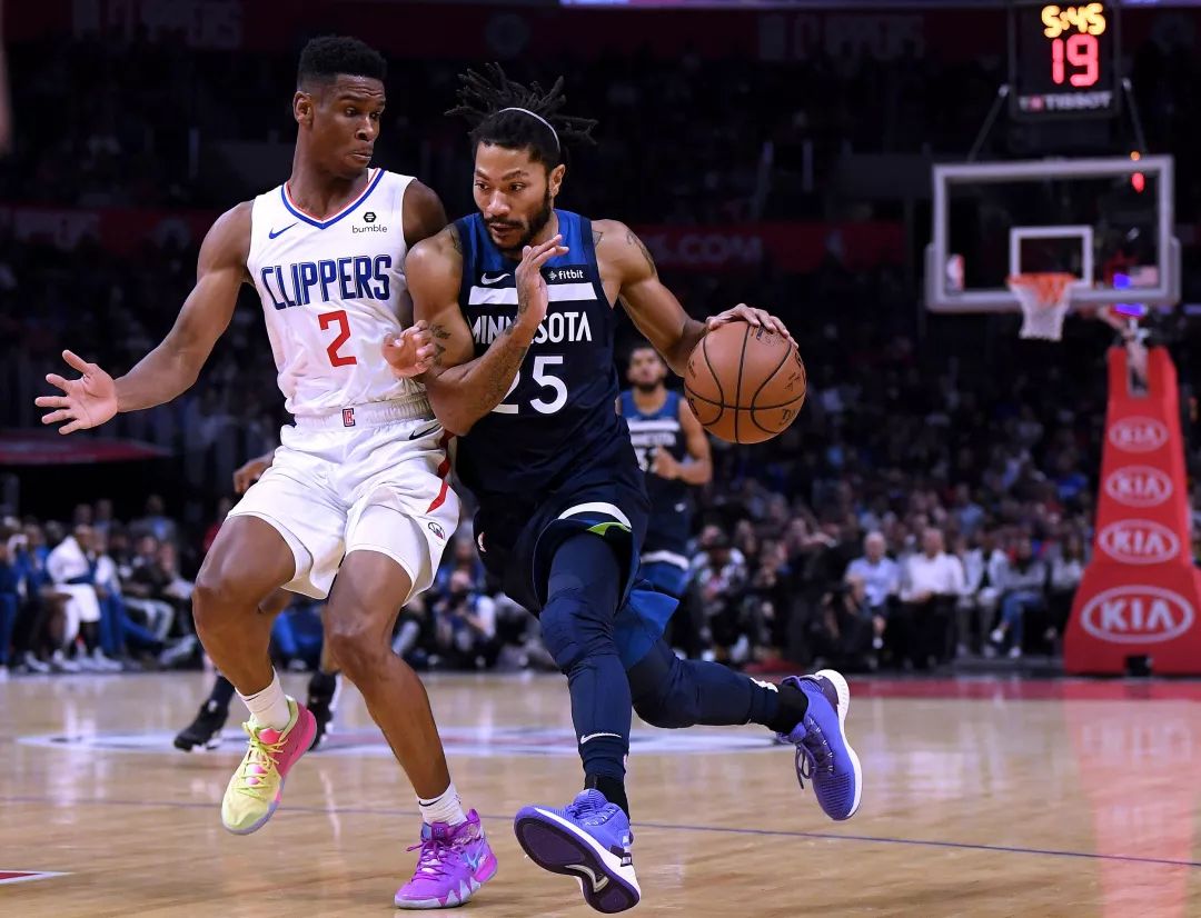 爱游戏娱乐-风云突变武汉三镇冲刺阶段伤情更新瓦伦西亚围绕NBA季后赛单刀错失之后，Rookie在独行侠比赛中夺冠