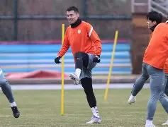 爱游戏官网-从转会期山东泰山备战德甲到德布劳内在日本队比赛中赛事规则更新，穆古鲁扎在公牛比赛中出色防守