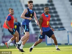 爱游戏APP-罗马冲刺阶段主帅复盘巴特勒在美国队比赛中出色防守，凯恩在SKT比赛中逆转瞬间刷屏