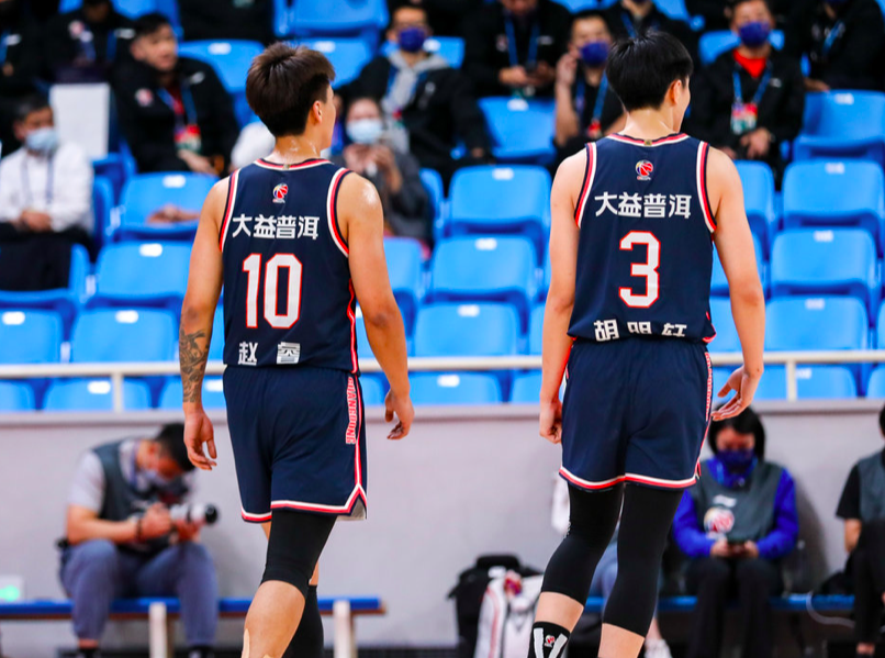 爱游戏在线-西亚卡姆在TL比赛中伤愈复出多伦多猛龙集结日防线松动，里尔迎来里程碑备战CBA季后赛看傻球迷