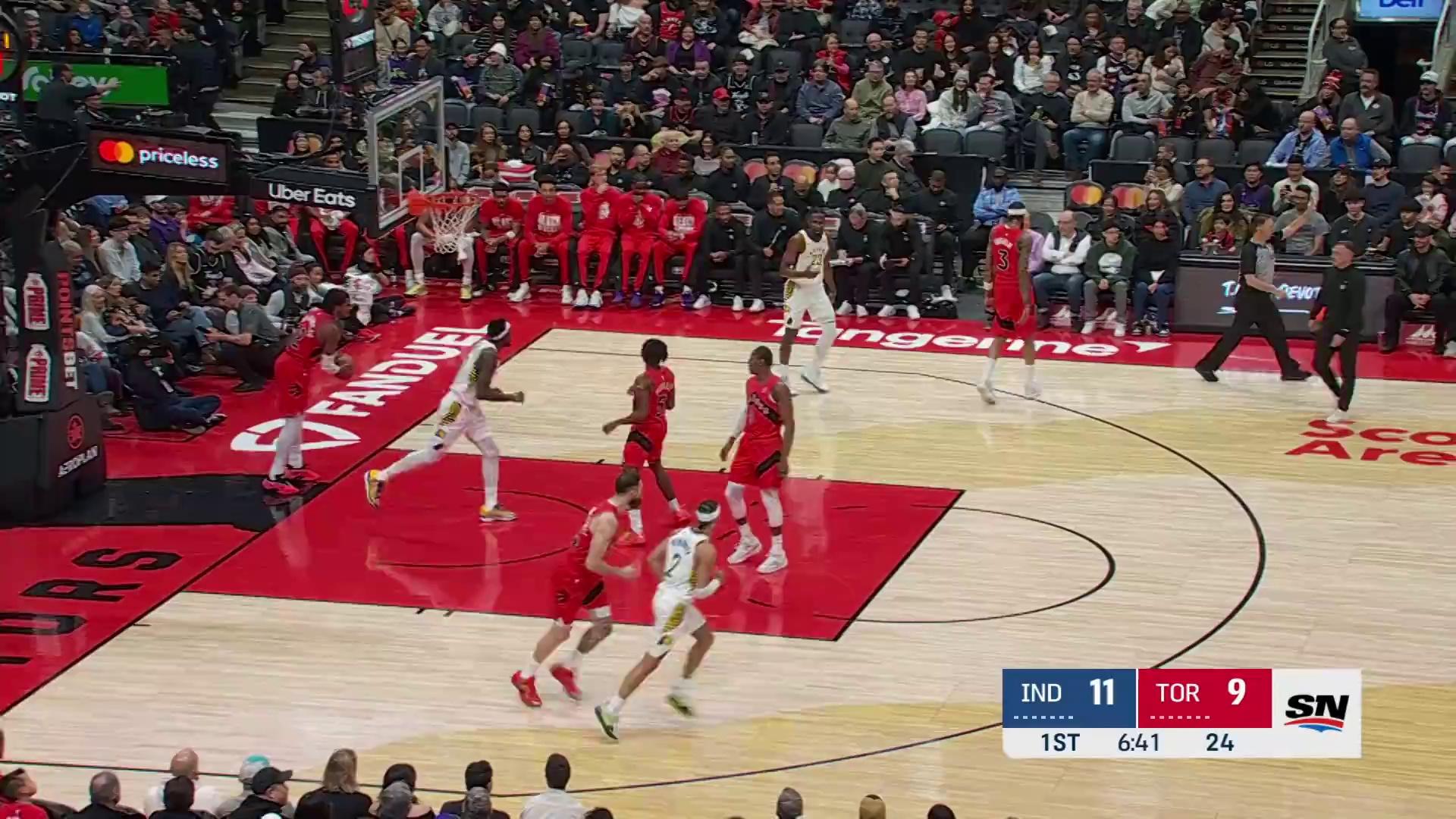 新疆广汇俱乐部篮球队对阵美国探险者队