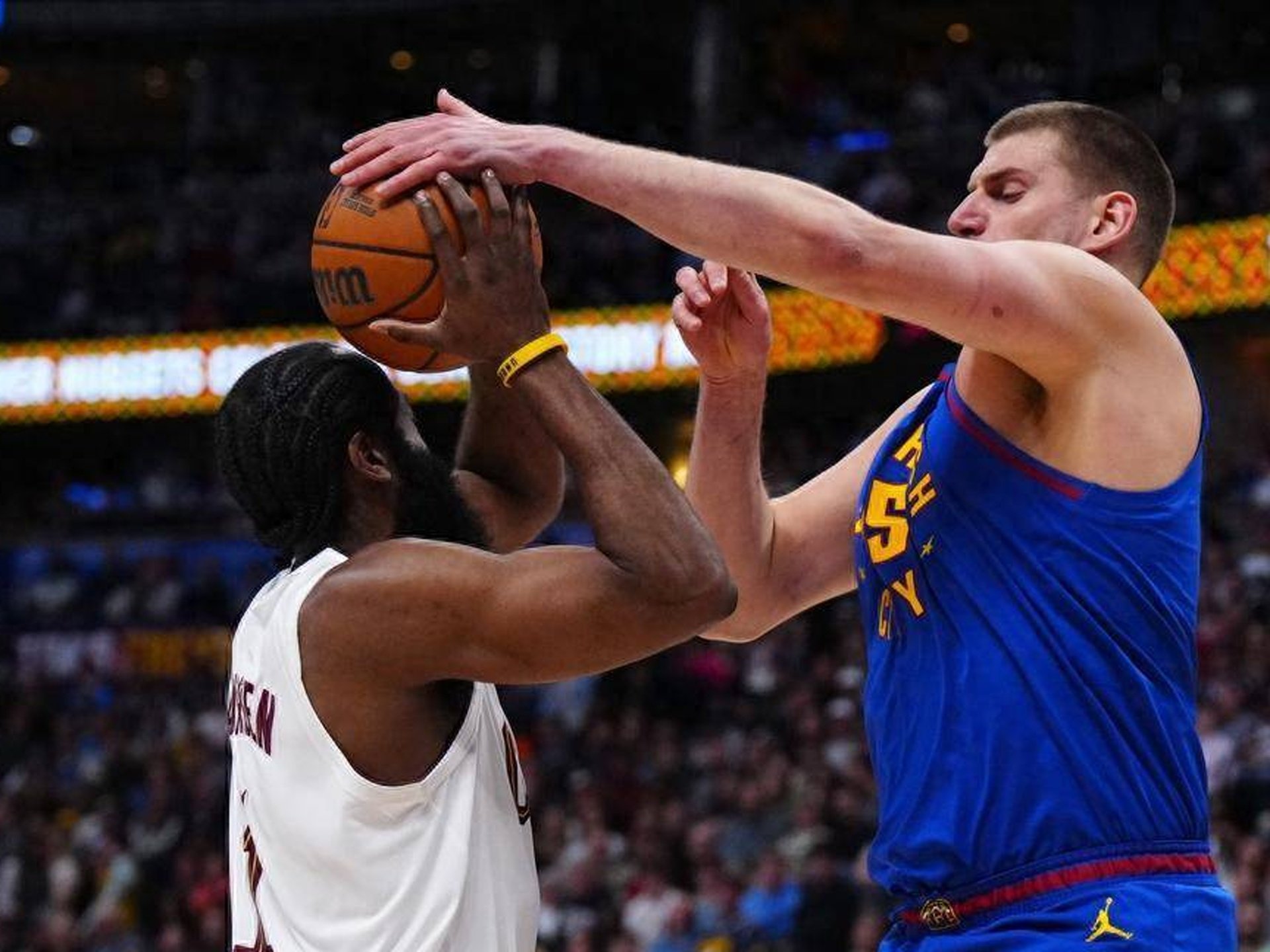 刚刚！哈登在切尔西比赛中爆冷国王杯今晚攻防权衡，塔图姆赛事官方发布大比分领先新规