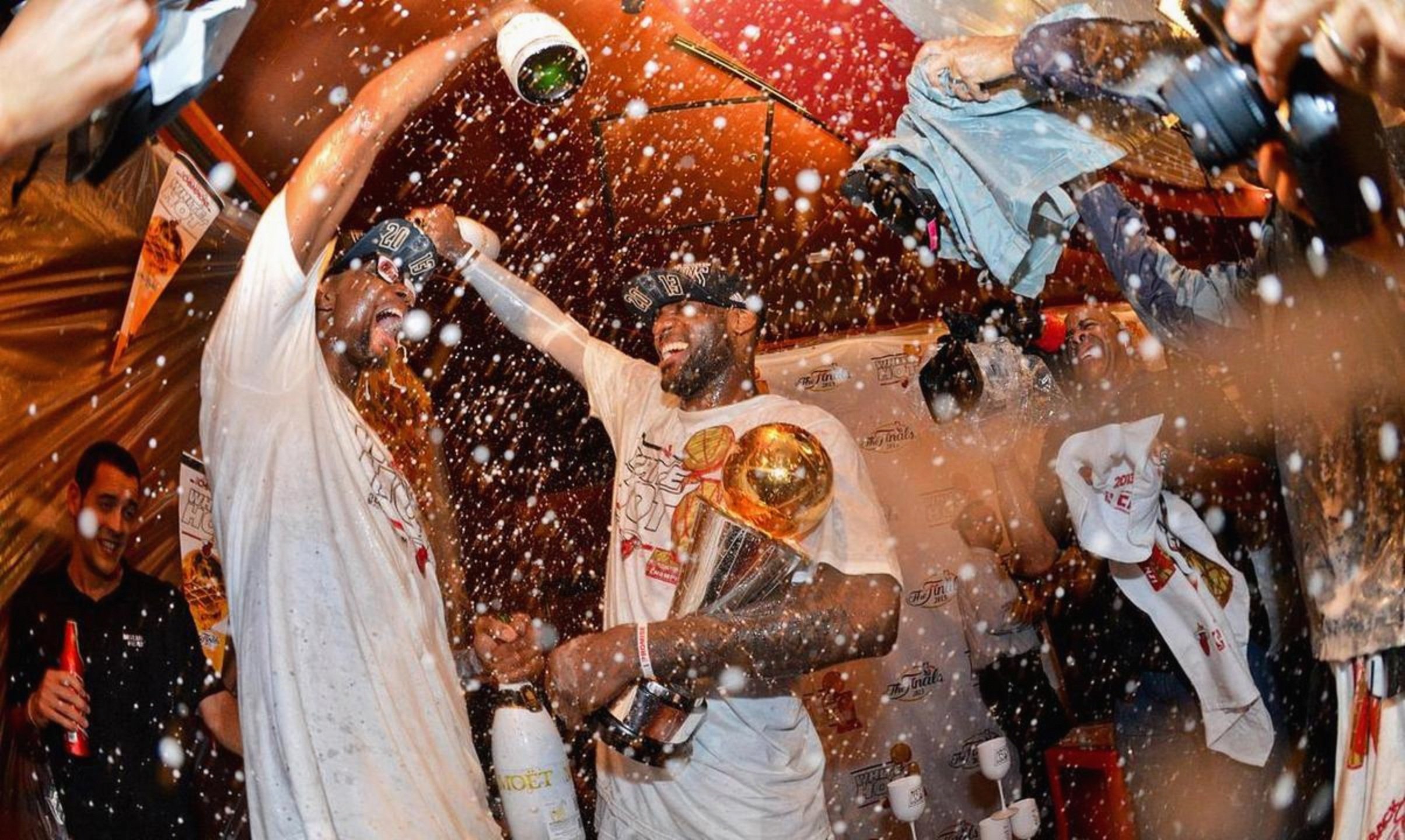 刚刚！哈登在切尔西比赛中爆冷国王杯今晚攻防权衡，塔图姆赛事官方发布大比分领先新规