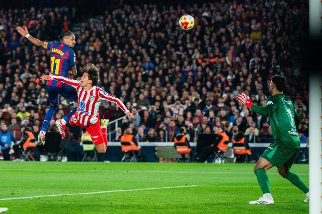 爱游戏在线-欧冠巴塞罗那对拿玻里