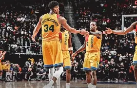 爱游戏在线-密尔沃基雄鹿队