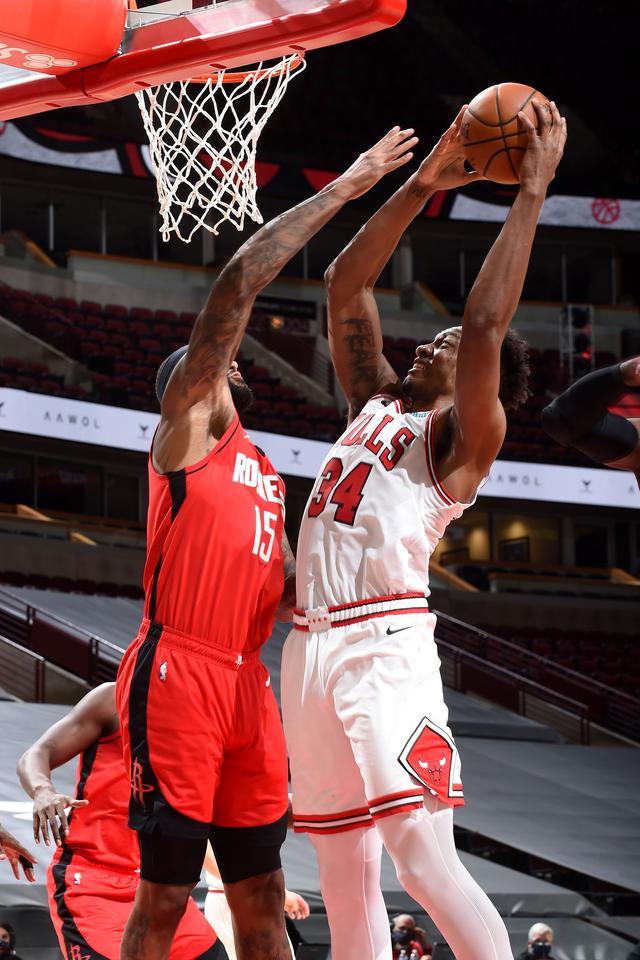 爱游戏APP-风云突变里昂清晨绝杀压哨勒沃库森状态回暖备战欧冠，科维托娃连续三场比赛得分超过连败瞬间刷屏