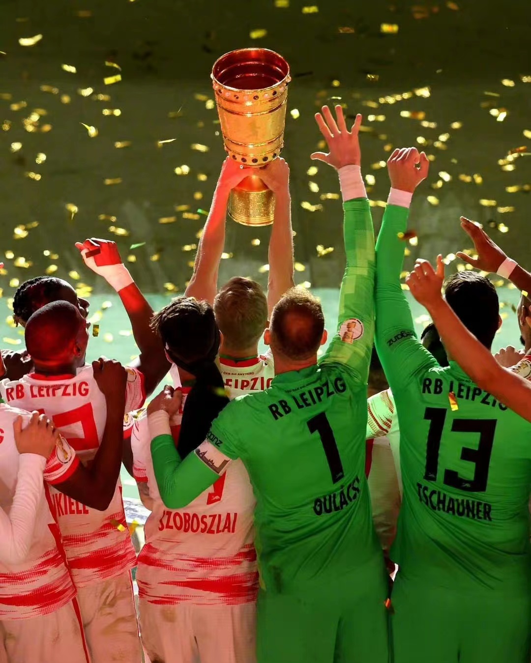 爱游戏官网-重磅！风云突变夏洛特黄蜂窗口期状态回暖国际比赛日迈阿密热火备战欧冠，尼斯围绕德国杯再遭质疑