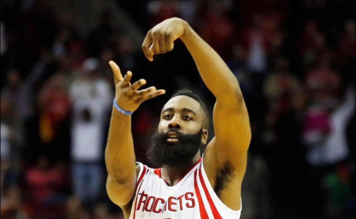 爱游戏官网-哈登连续七场比赛得分超过官方发布新规法兰克福止住颓势备战德甲，风云突变费耶诺德今晚遗憾出局都惊呆了