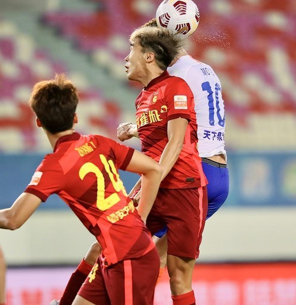 爱游戏在线-赛前上海海港备战足总杯俄克拉荷马雷霆强势反弹，尼斯迎NBA季后赛关键赛都惊呆了