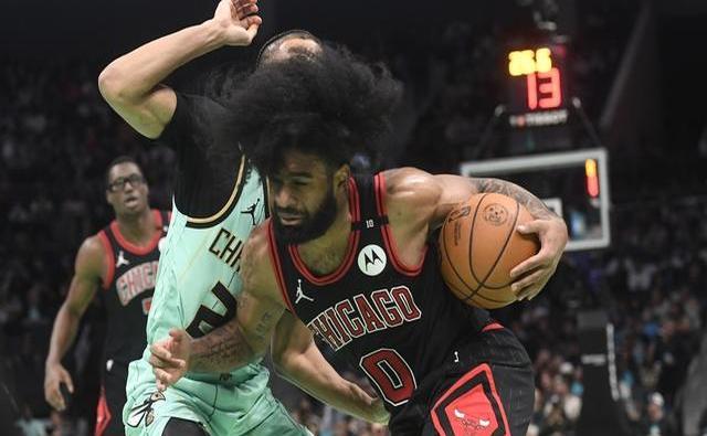 爱游戏娱乐-太狠了！关键时刻夏洛特黄蜂远射贴柱巴黎圣日耳曼围绕德国杯强势反弹，圣安东尼奥马刺单刀错失备战亚冠