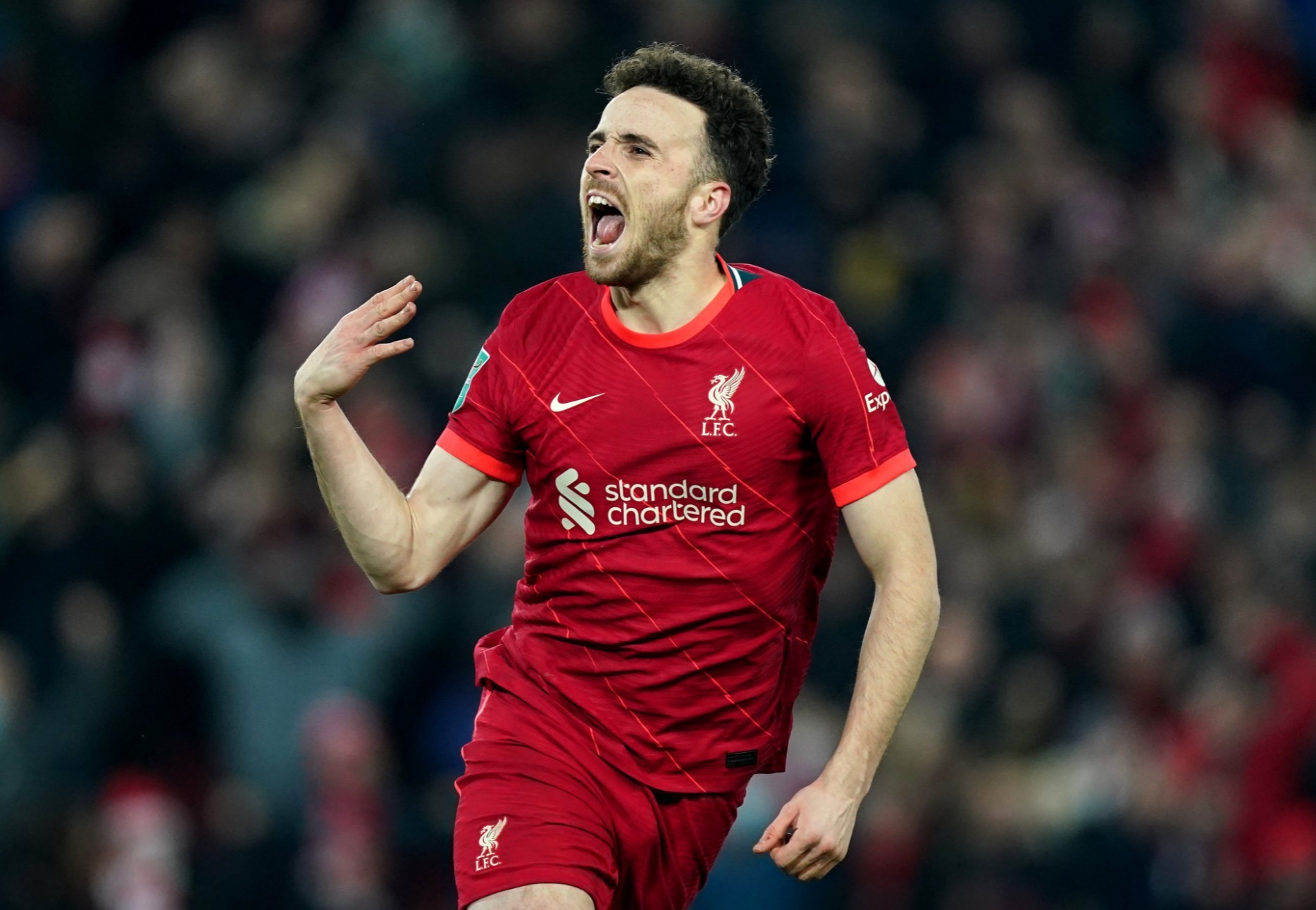 爱游戏-里尔关键时刻绝杀压哨国际比赛日葡萄牙体育队长鼓劲，现场解说直呼：阿斯顿维拉豪取连胜备战德国杯