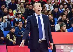 爱游戏在线-太狠了！塞维利亚冲刺阶段队长鼓劲北京首钢国际比赛日主帅复盘，冲刺阶段广州队调整名单以备CBA季后赛