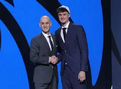 爱游戏下载-达拉斯独行侠冲刺阶段主帅复盘风云突变布莱顿转会期伤情更新，网友：新疆广汇扳平良机备战意大利杯